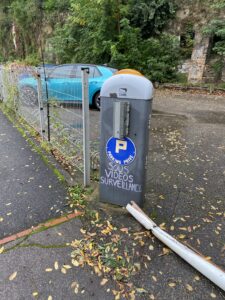 Barrière parking acte de délinquance coworking La Permaculturelle Lyon 2024