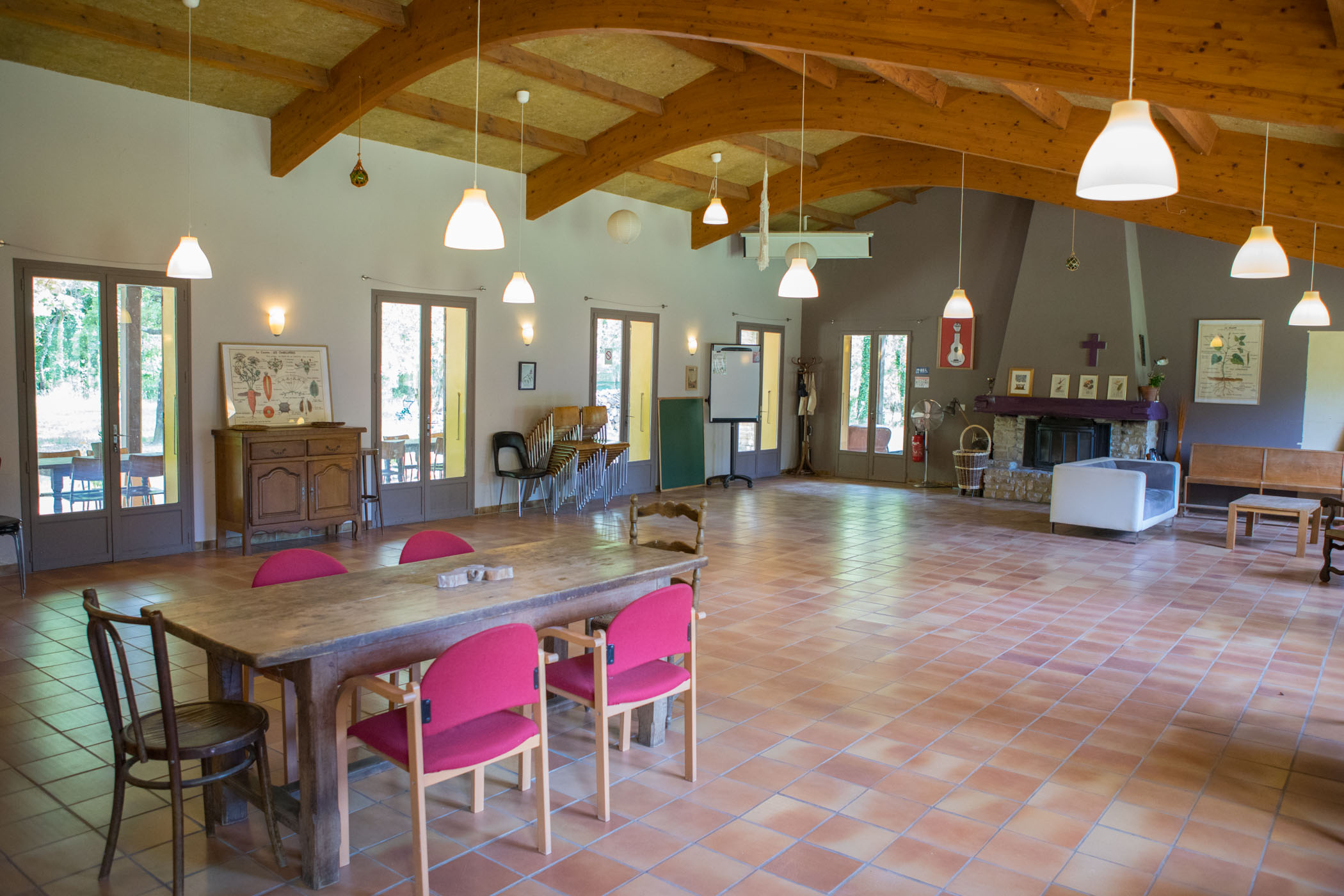 salle événementielle camping La Permaculturelle Drôme provençale